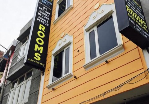 Manje Bistre | Dormitory Near Jalianwala Bagh