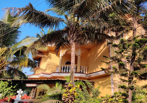 Emmanuel Holiday Homes