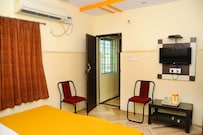 LAKSHMI ROYAL LODGE, Vishakhapatnam LAKSHMI ROYAL LODGE, Vishakhapatnam