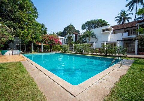 StayVista | 3 BHK Saanu Ki Villa with Pool