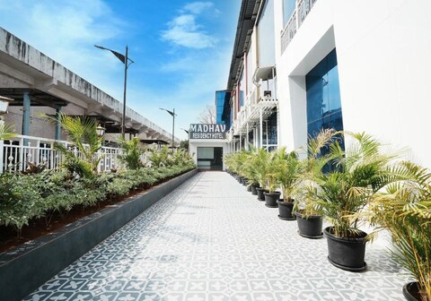 Madhav Residency Hotel Kalyan, 6 km from Kalyan Railway Station