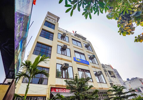 FabHotel Deepak Palace - Nr. Assi Ghat