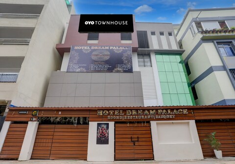 Townhouse OAK Hotel Dream Palace