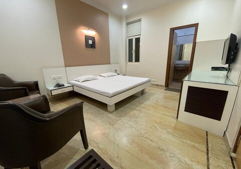 Narula Convention Centre & Rooms