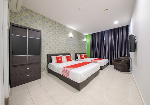 OYO 89497 Dream Nur Hotel