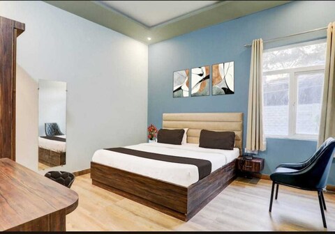 Hotel O Sultanpur Railway Junction Formerly Sanskar Marriage Lawan