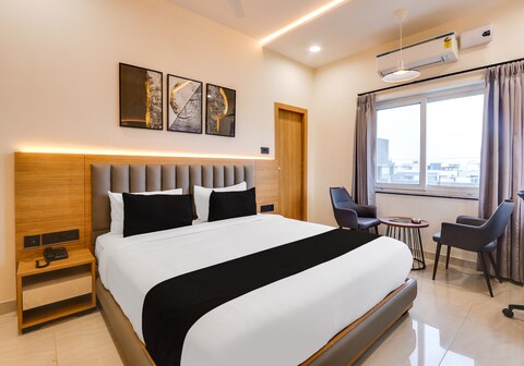 Townhouse OAK INDIGO BUSINESS HOTELS