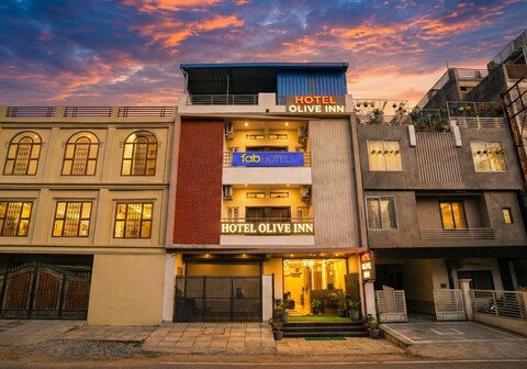 FabHotel Olive Inn