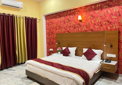 Pushpak Inn | The luxurious Stay