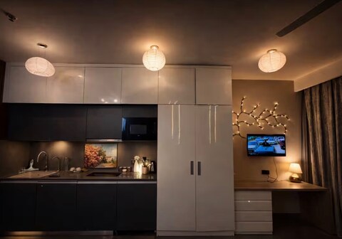 Modern Stay At Supernova Noida