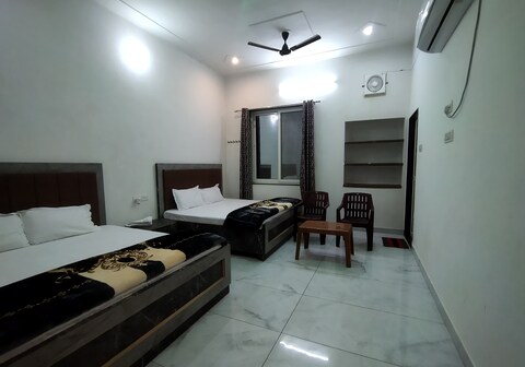 Jai Bajrang Yatri Niwas