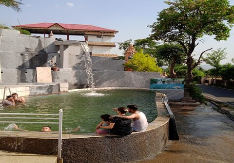 Hotel Aqua Waterfall