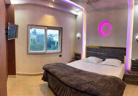 SHRI RADHEY KRISHNA HOME STAY