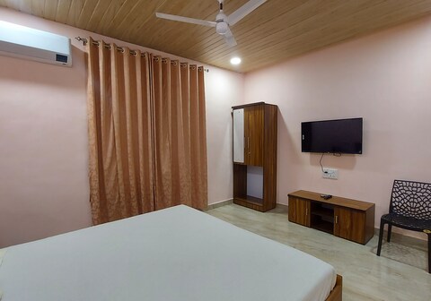 Soham Beach Resort Diveagar