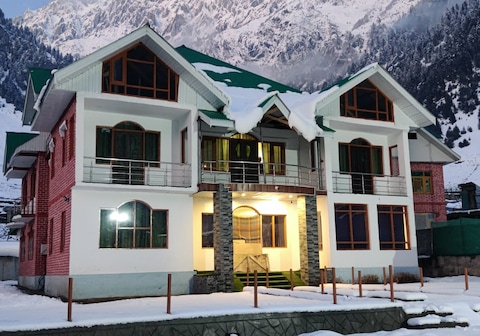 GOLDEN PEAK SONAMARG