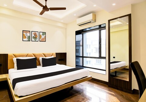 Super Townhouse New Town Near DLF