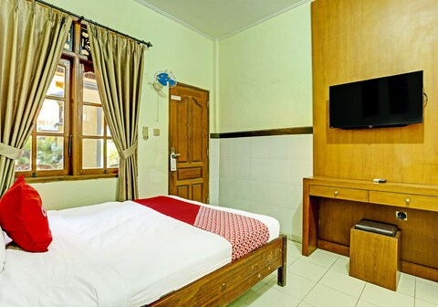 OYO Collection O 91125 Puri Dewa Bharata