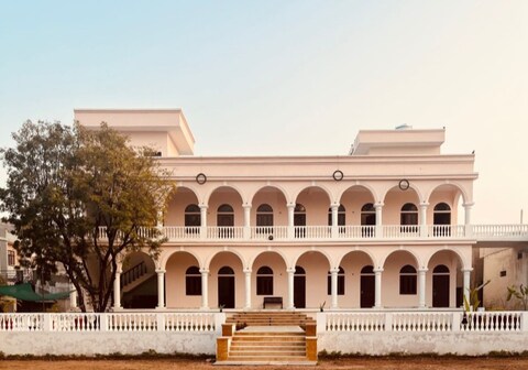 Shivrati Vilas Himmat bagh