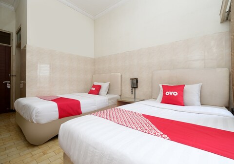 OYO 1843 Cahya Nirwana