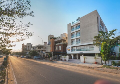 Palm Stay - Studios & Rooms