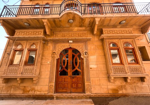 HOTEL YOGIRAJ PALACE