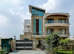 Hotel Golf View Suites, Delhi Hotel Golf View Suites, Delhi