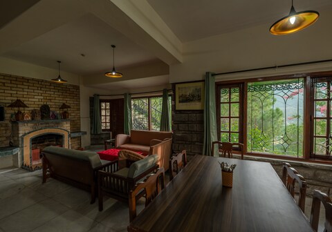 3bhk w picturesque view - Stargazer's Chalet by Roamhome