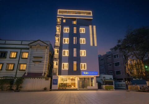 FabHotel Crystal Suites