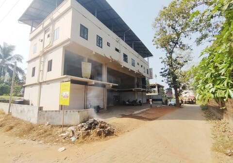 Golden Teak Tourist Home