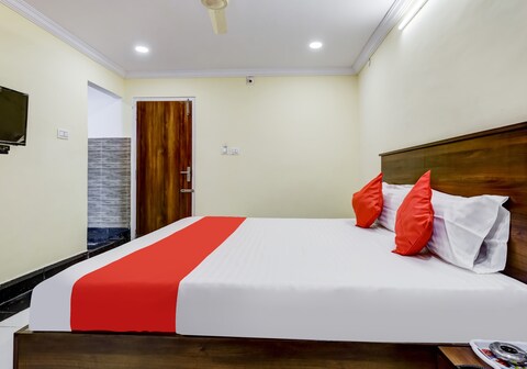 Collection O Srinivasa Residency