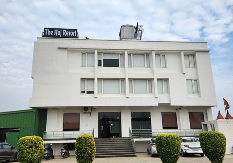 THE RAJ RESORT