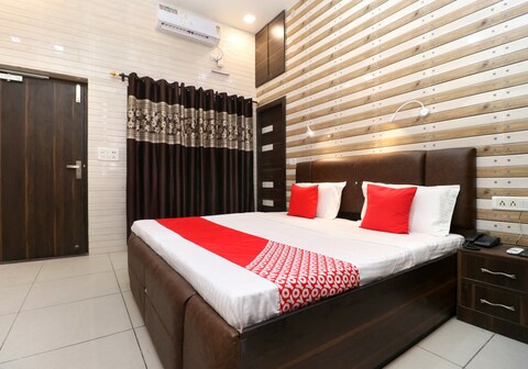 Hotel O Max