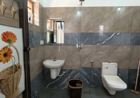 Maze Loop Home Stay