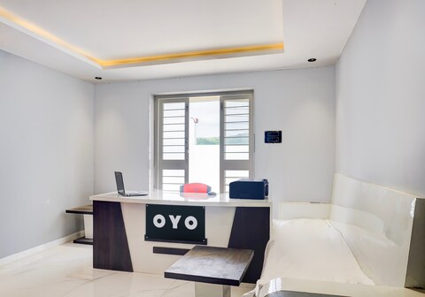 Hotel O Jeevan Restaurant & Lodging