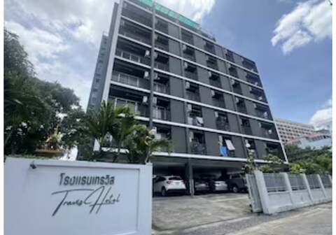 OYO 75446 Travis Inthamara 49