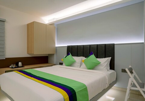 Treebo Premium D Consulate, 5 Mins Walk To US Consulate