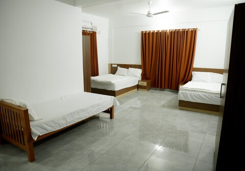 Jayalakshmi Rooms