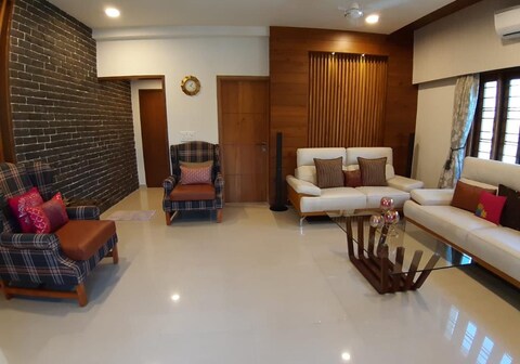 The Penthouze | 4 BHK Service Apartment