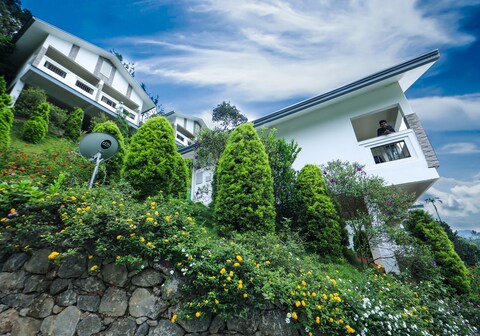 Blossom Hill | Pool and Valley-view Rooms