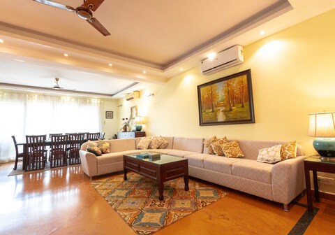 Villa Nazuri 3BHK Luxurious Villa w Caretaker in Candolim