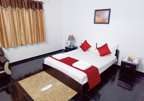 Trendy Stay Service Apartment