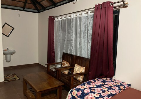 Hemeloka Homestay | Rooms & Meals
