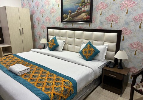 Hotel Nirvana Suites Jasola