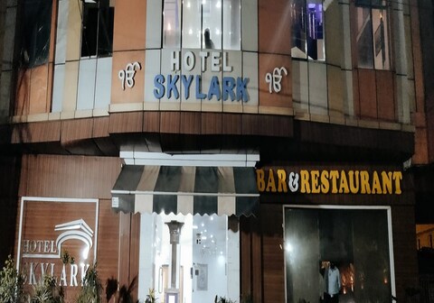 Hotel Sky Lark