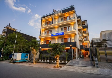 FabHotel Divine & Banquet