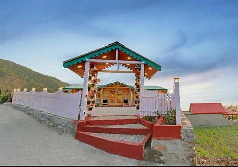 Acron Cottage | Rooms & Restaurant