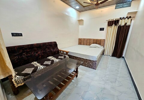 Shri Mahakaleshwar Homestay