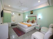 OYO 9575 Hotel Absolute Comfort, Chandigarh OYO 9575 Hotel Absolute Comfort, Chandigarh