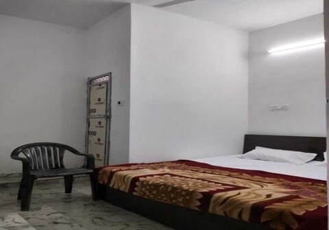 Hotel O ALPHA GUEST HOUSE & RESTAURANT