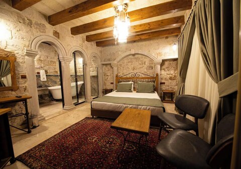 Ares Cave Suites